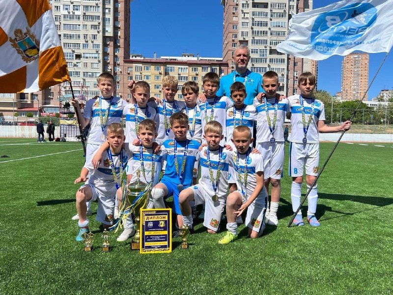 Футбольная команда из Ставрополя стала серебряным призером всероссийского турнира